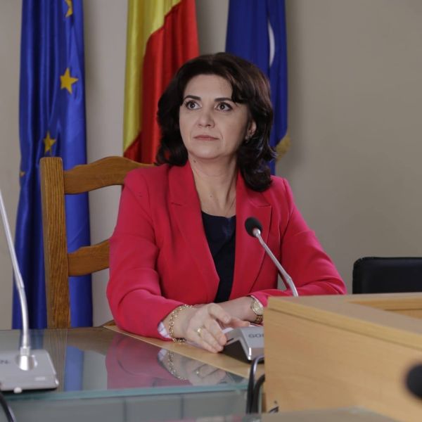 "În momentul de faţă nu sunt suficienţi medici sau asistente în cabinetele şcolare"
